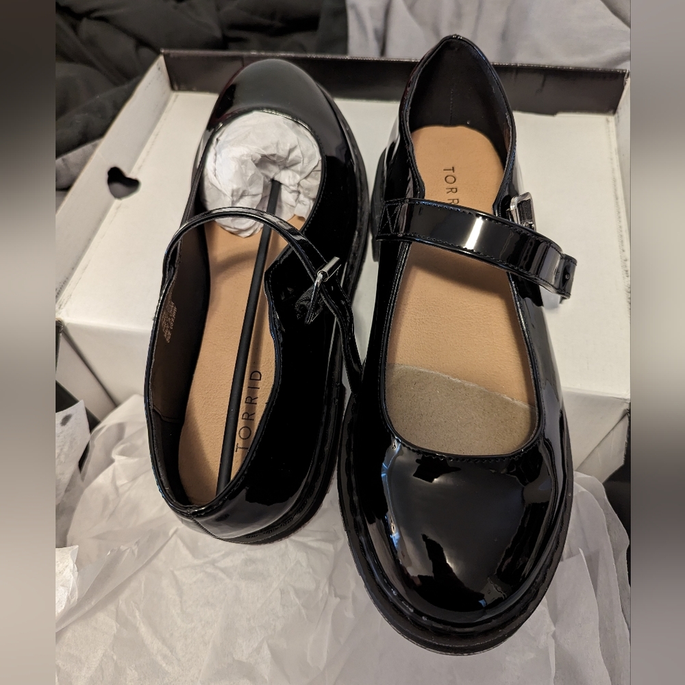 NWT 9.5WW black patent mary jane oxford flats